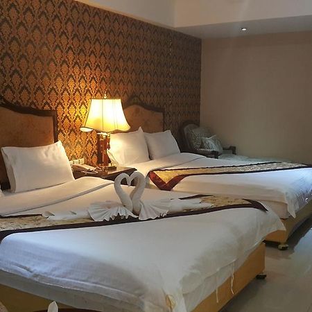 เดอะ พรีวี่ สวีทส์ Hotel Pattaya ภายนอก รูปภาพ