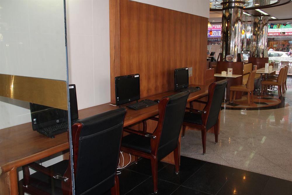 เดอะ พรีวี่ สวีทส์ Hotel Pattaya ภายนอก รูปภาพ