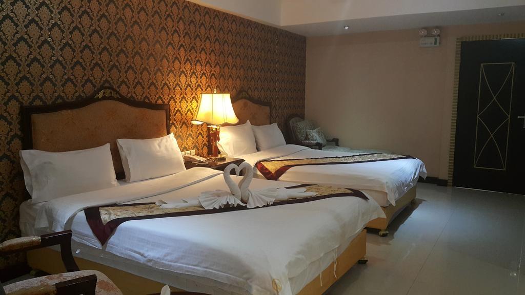 เดอะ พรีวี่ สวีทส์ Hotel Pattaya ภายนอก รูปภาพ