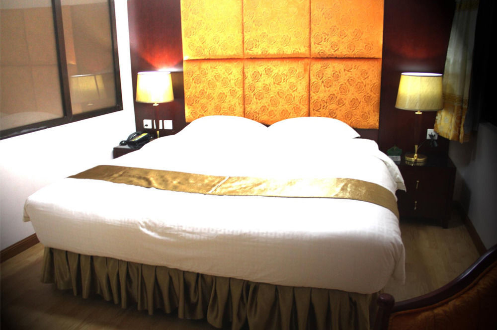 เดอะ พรีวี่ สวีทส์ Hotel Pattaya ภายนอก รูปภาพ