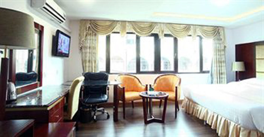 เดอะ พรีวี่ สวีทส์ Hotel Pattaya ภายนอก รูปภาพ