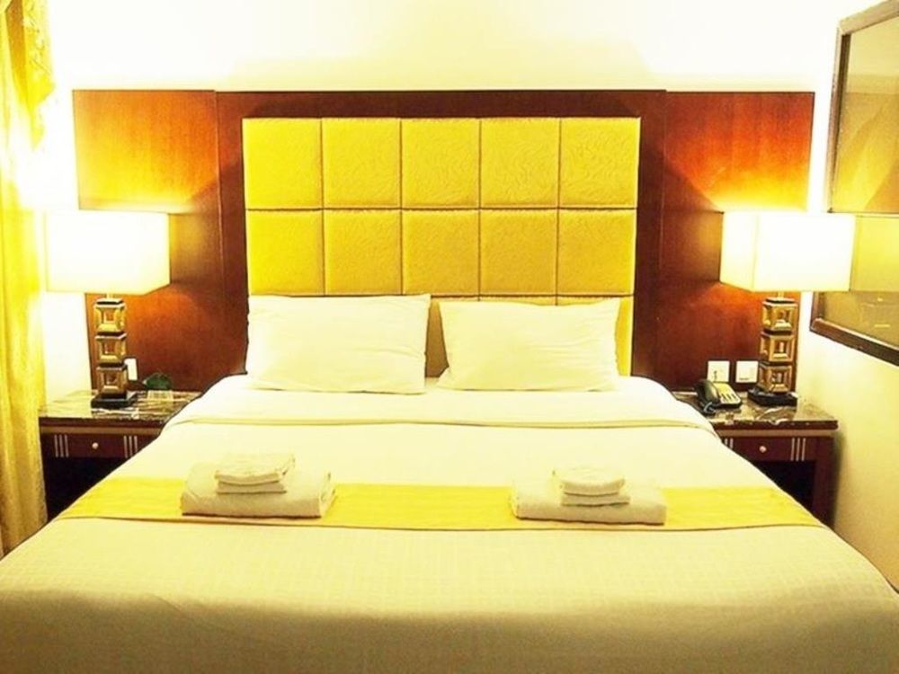 เดอะ พรีวี่ สวีทส์ Hotel Pattaya ภายนอก รูปภาพ