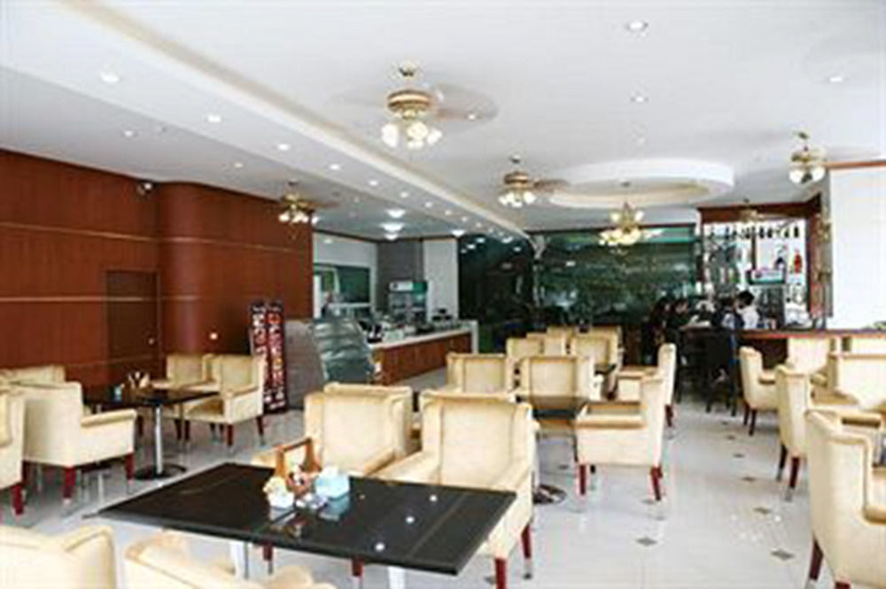 เดอะ พรีวี่ สวีทส์ Hotel Pattaya ภายนอก รูปภาพ