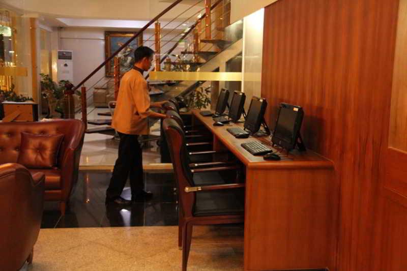 เดอะ พรีวี่ สวีทส์ Hotel Pattaya ภายนอก รูปภาพ