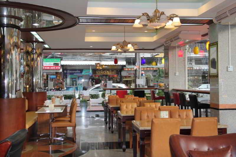 เดอะ พรีวี่ สวีทส์ Hotel Pattaya ภายนอก รูปภาพ