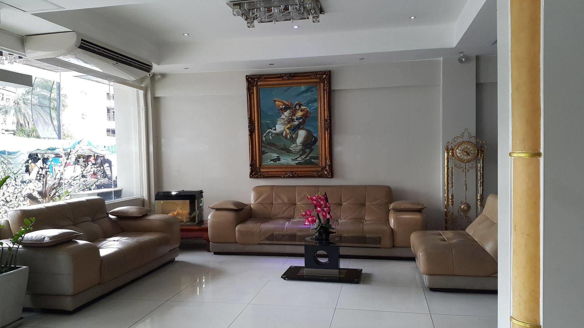 เดอะ พรีวี่ สวีทส์ Hotel Pattaya ภายนอก รูปภาพ