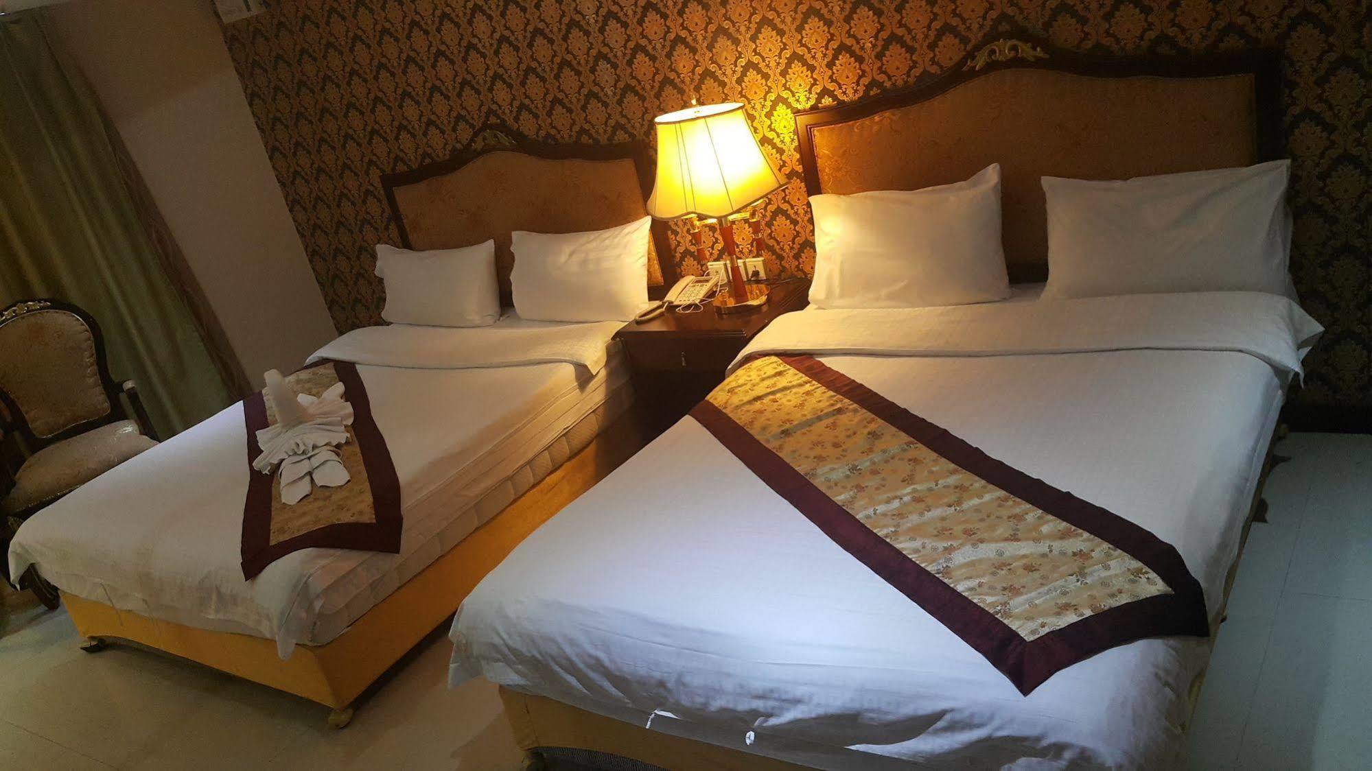 เดอะ พรีวี่ สวีทส์ Hotel Pattaya ภายนอก รูปภาพ