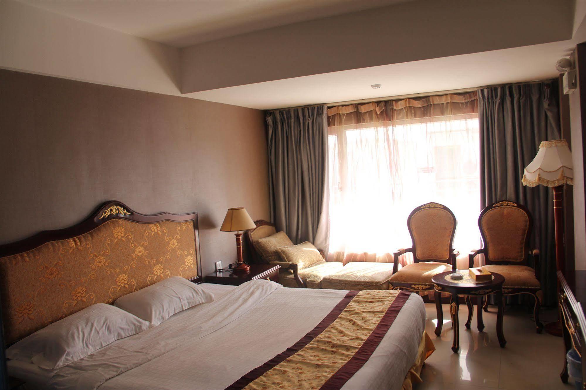เดอะ พรีวี่ สวีทส์ Hotel Pattaya ภายนอก รูปภาพ