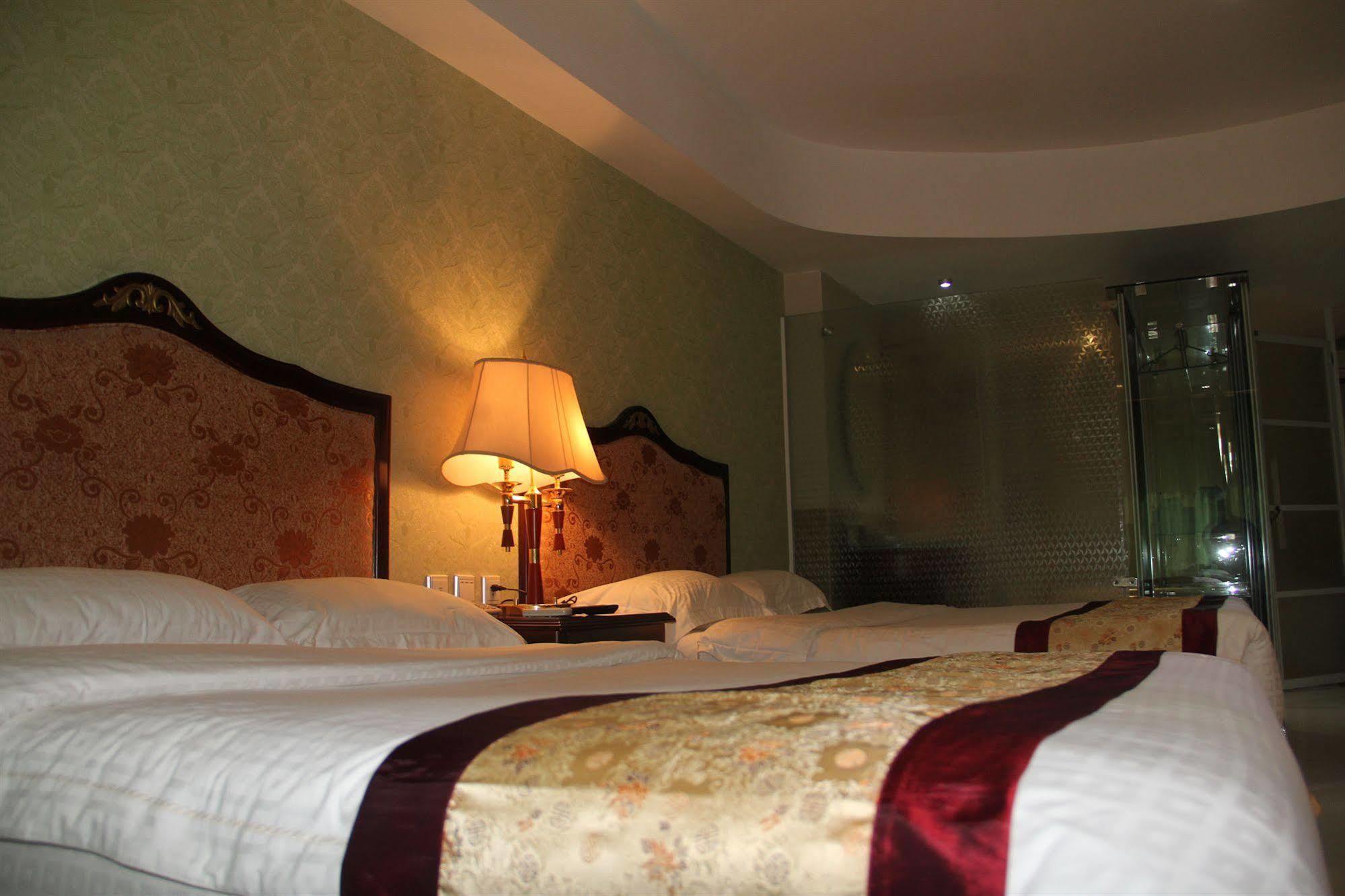 เดอะ พรีวี่ สวีทส์ Hotel Pattaya ภายนอก รูปภาพ