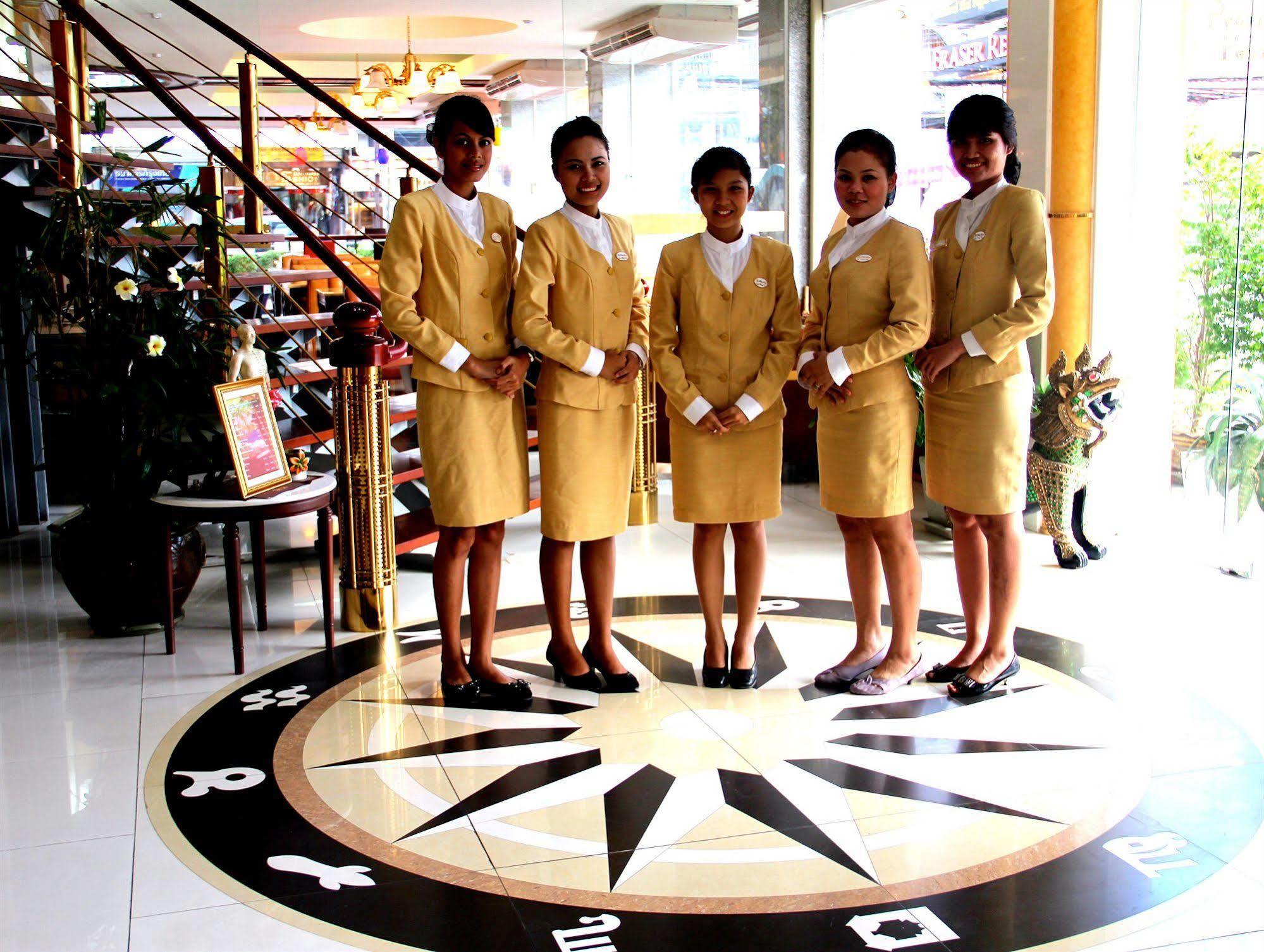 เดอะ พรีวี่ สวีทส์ Hotel Pattaya ภายนอก รูปภาพ