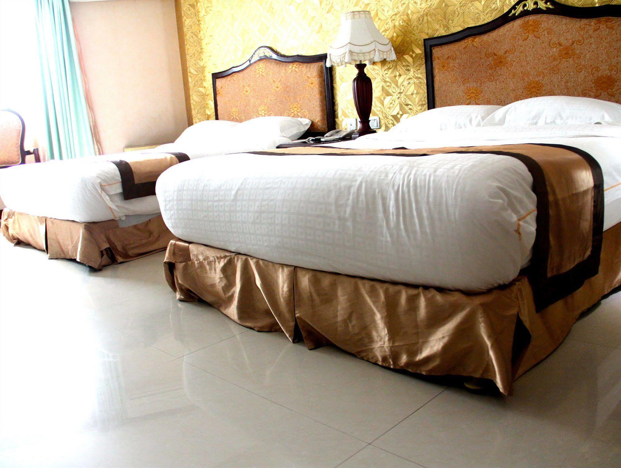 เดอะ พรีวี่ สวีทส์ Hotel Pattaya ภายนอก รูปภาพ